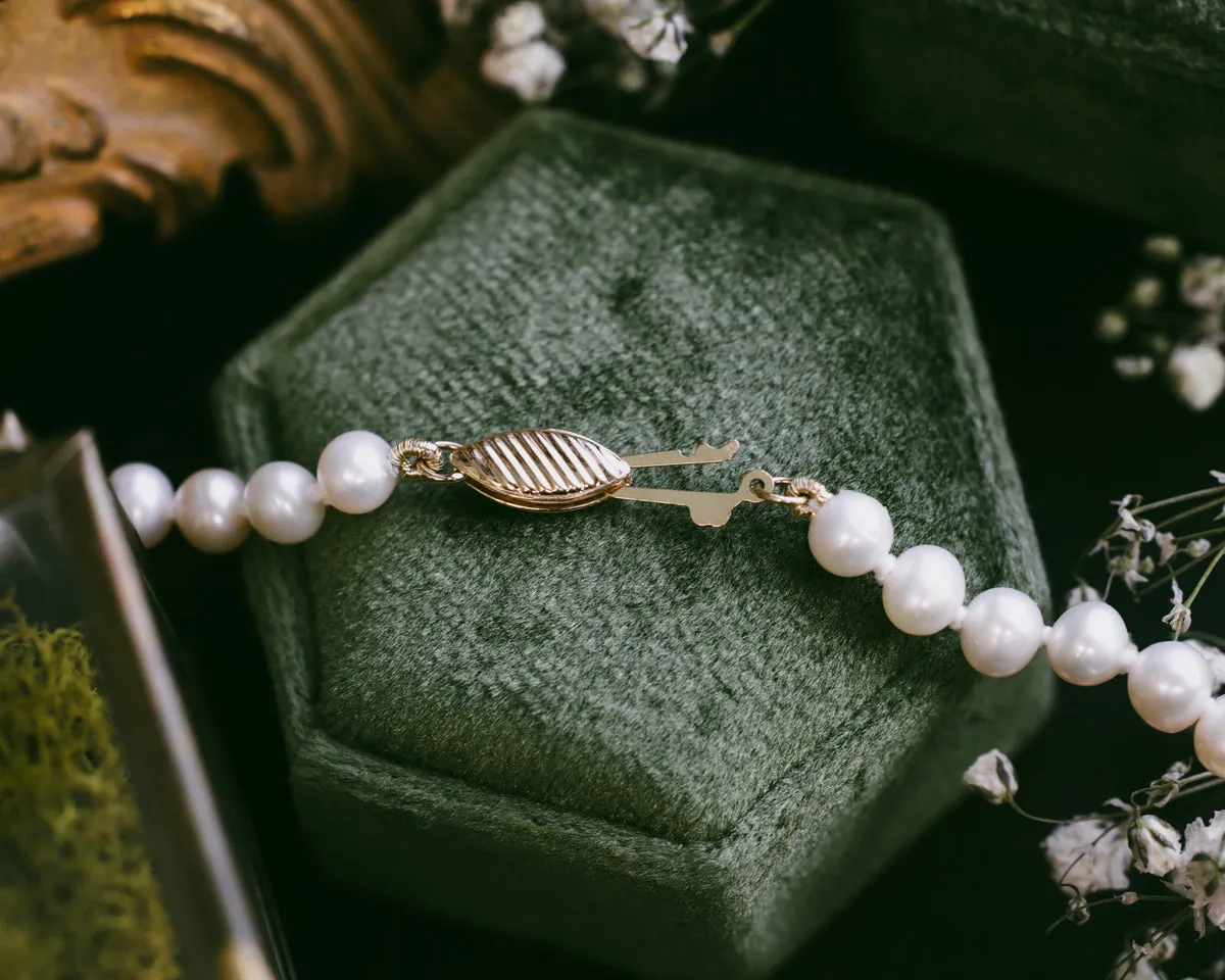 14K GOLD CULTURED WHITE FRESHWATER PEARL NECKLACE