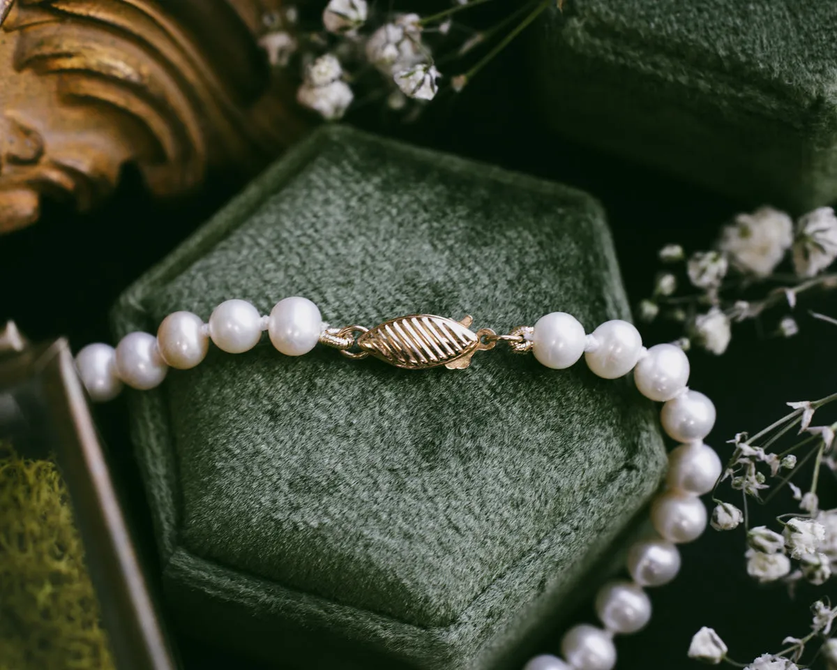 14K GOLD CULTURED WHITE FRESHWATER PEARL NECKLACE