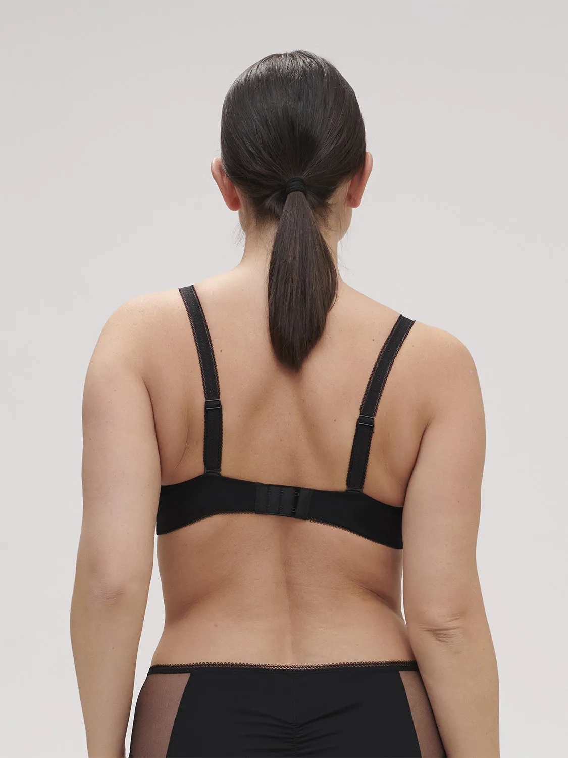 Amazone Full Coverage Plunge - Black