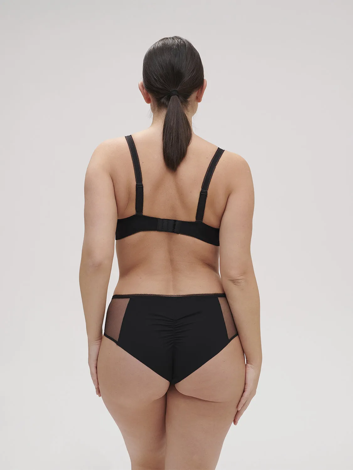 Amazone Full Coverage Plunge - Black