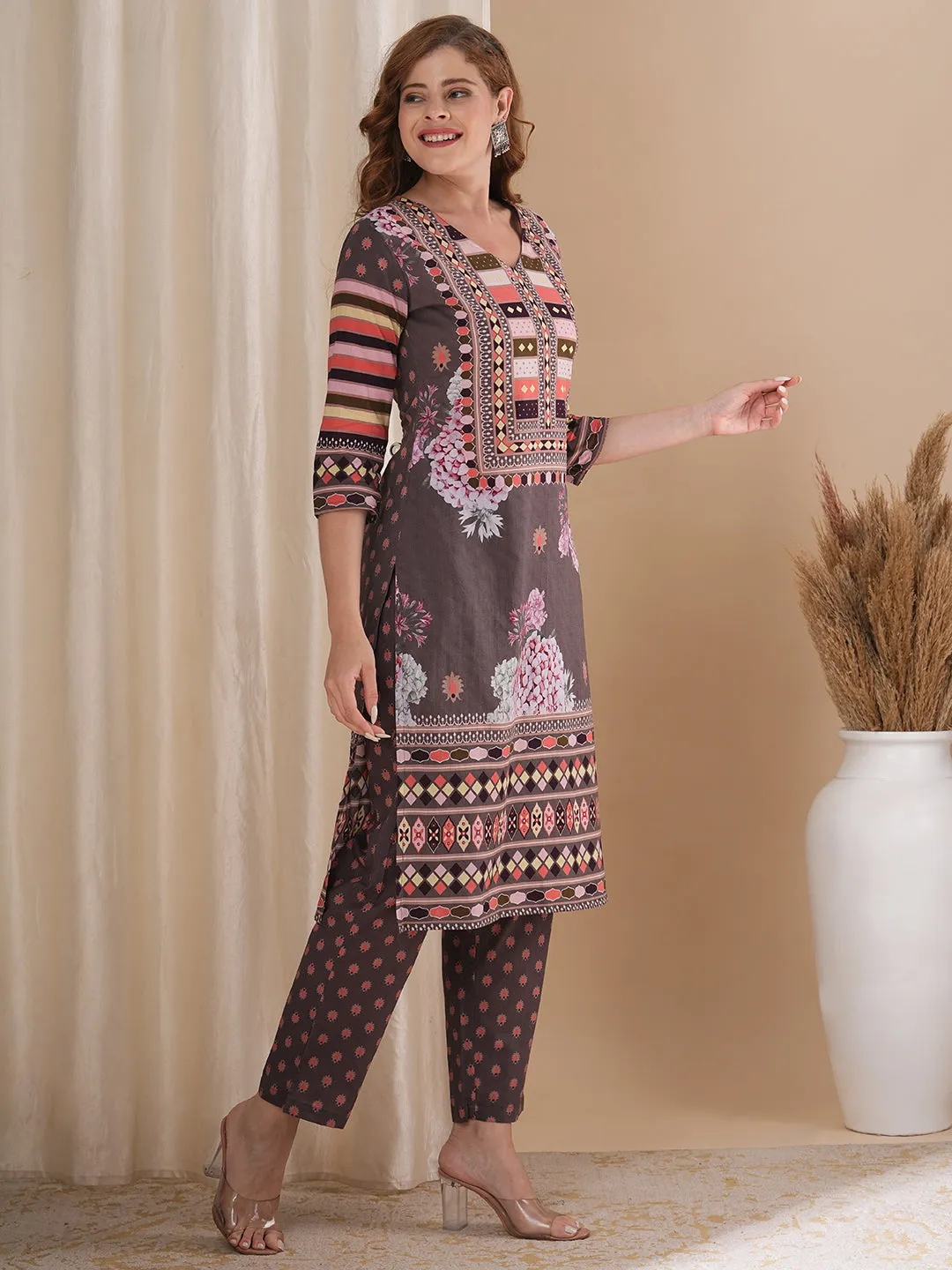 Ethnic Geometric Floral Printed Straight Kurta with Pant - Grey