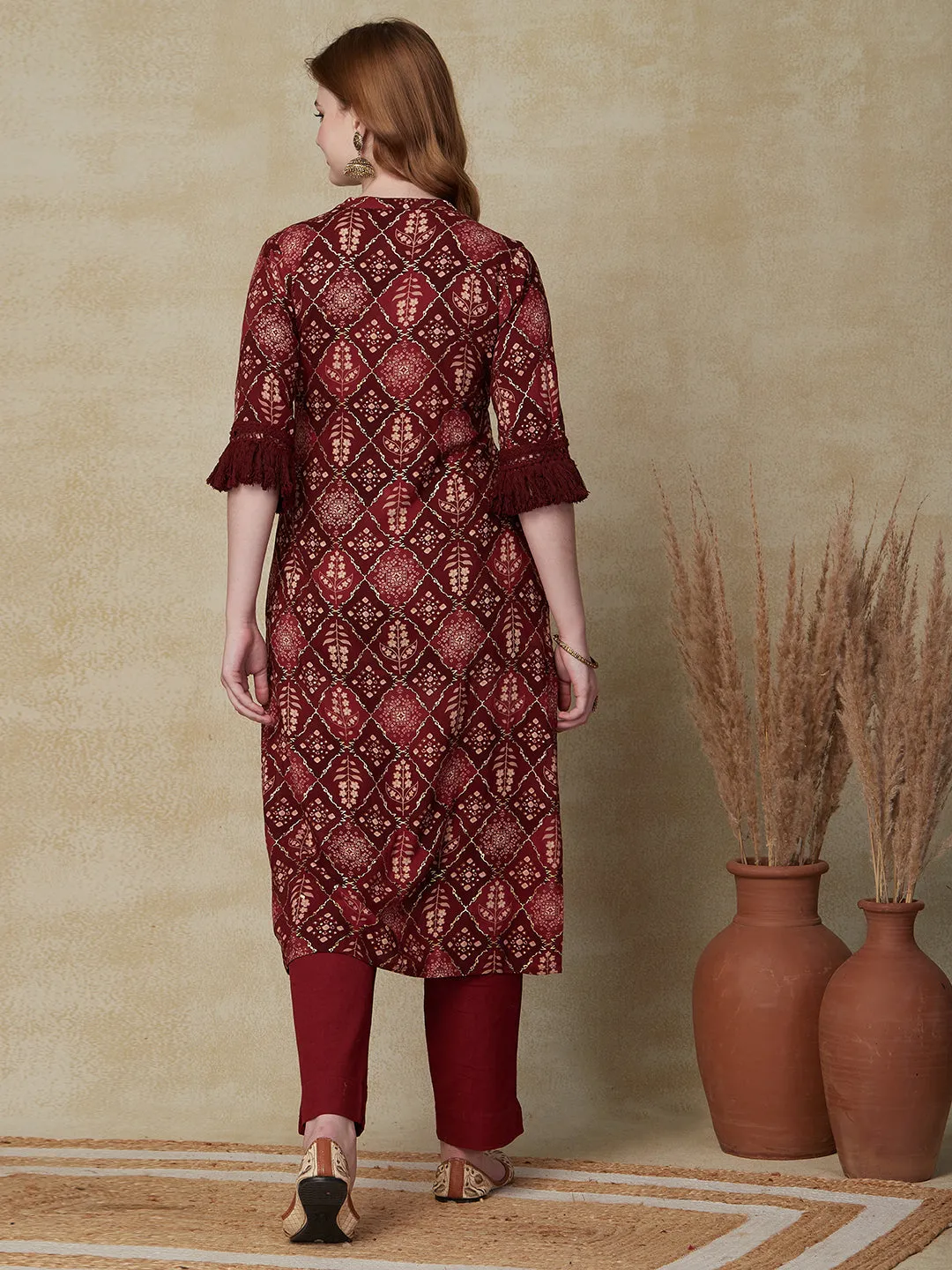 Ethnic Geometric Foil Printed Straight Fit Kurta - Maroon