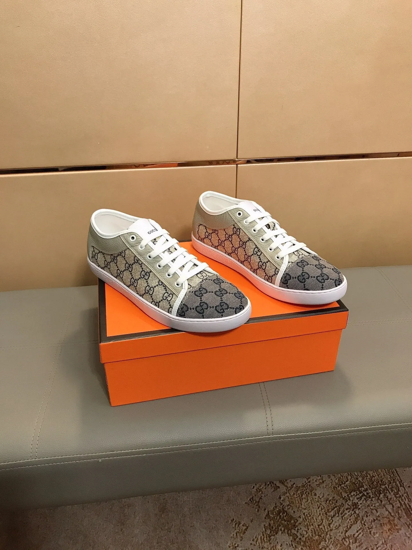 GG ACE GREY LOW-TOP SNEAKERS