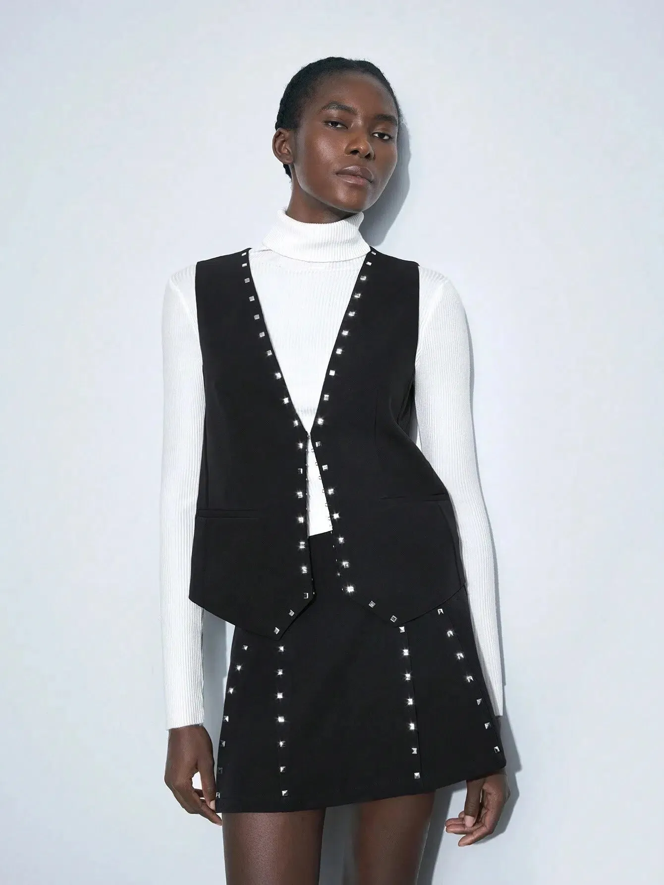 Luce Divina Set – Black – Studded short skirt