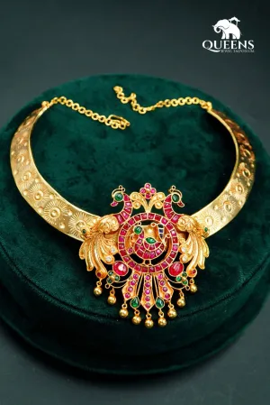 MAYUMITHUNA HASLI  NECKLACE