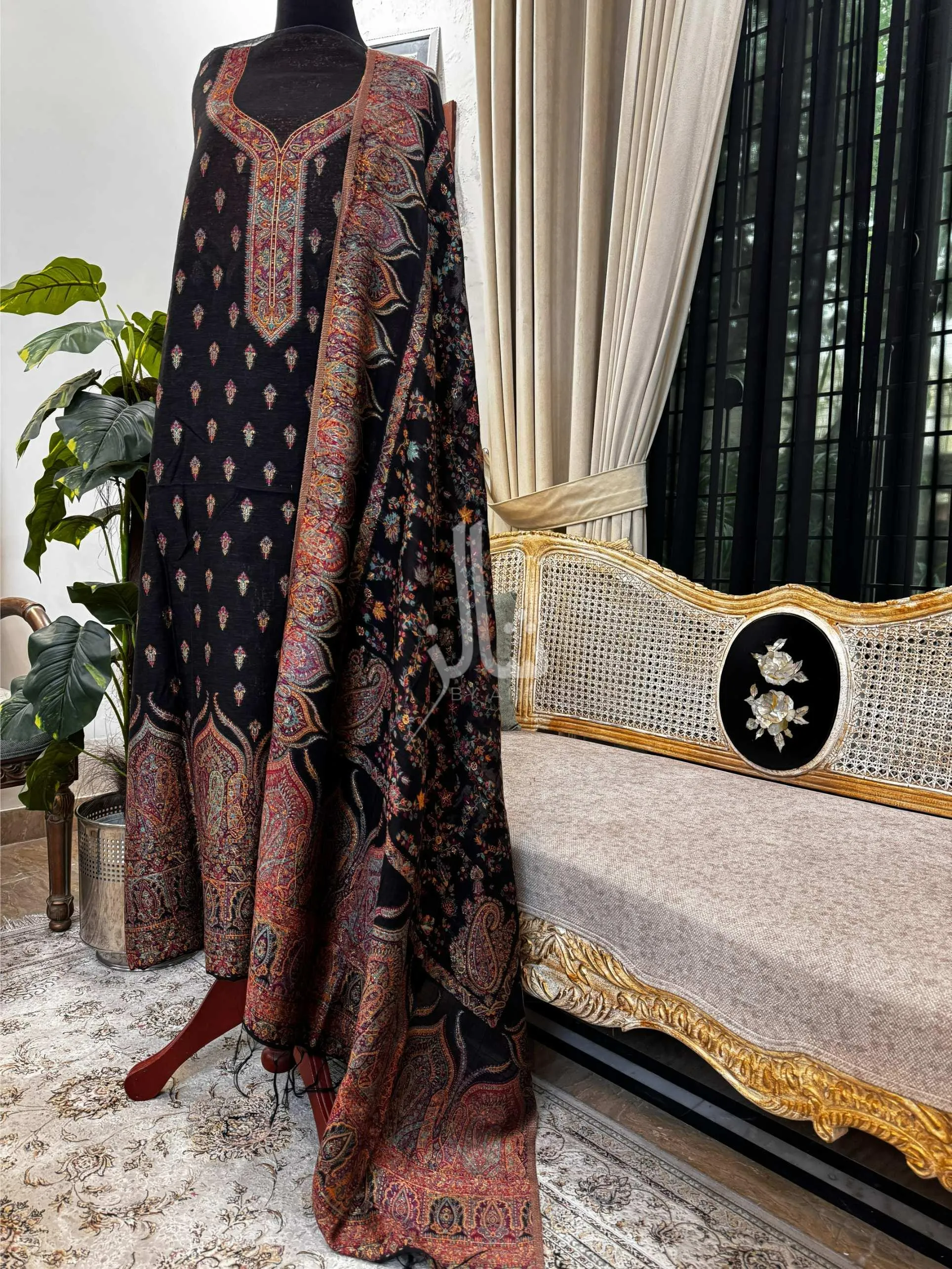 Palla weaving patterns - Silk Suit