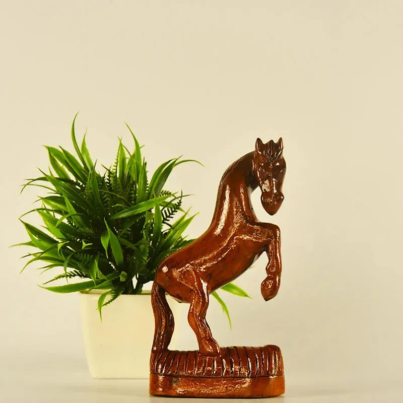 Racing Towards Greatness Wooden Horse Showpiece