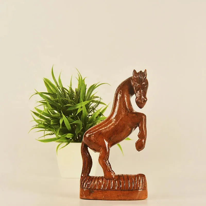 Racing Towards Greatness Wooden Horse Showpiece