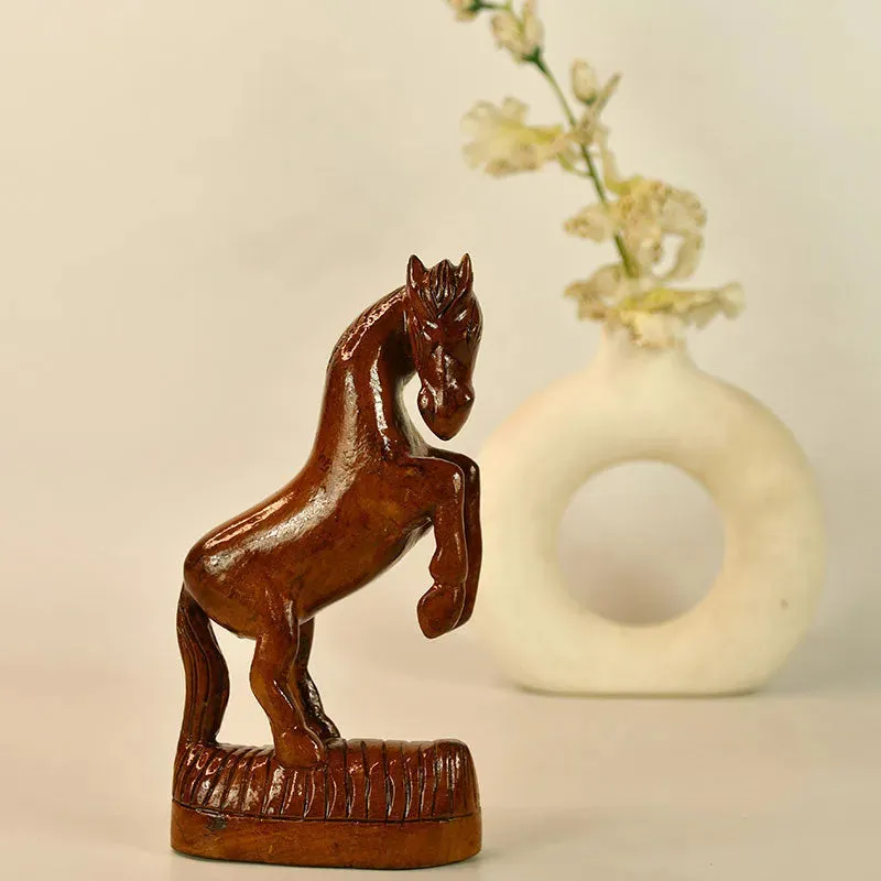 Racing Towards Greatness Wooden Horse Showpiece
