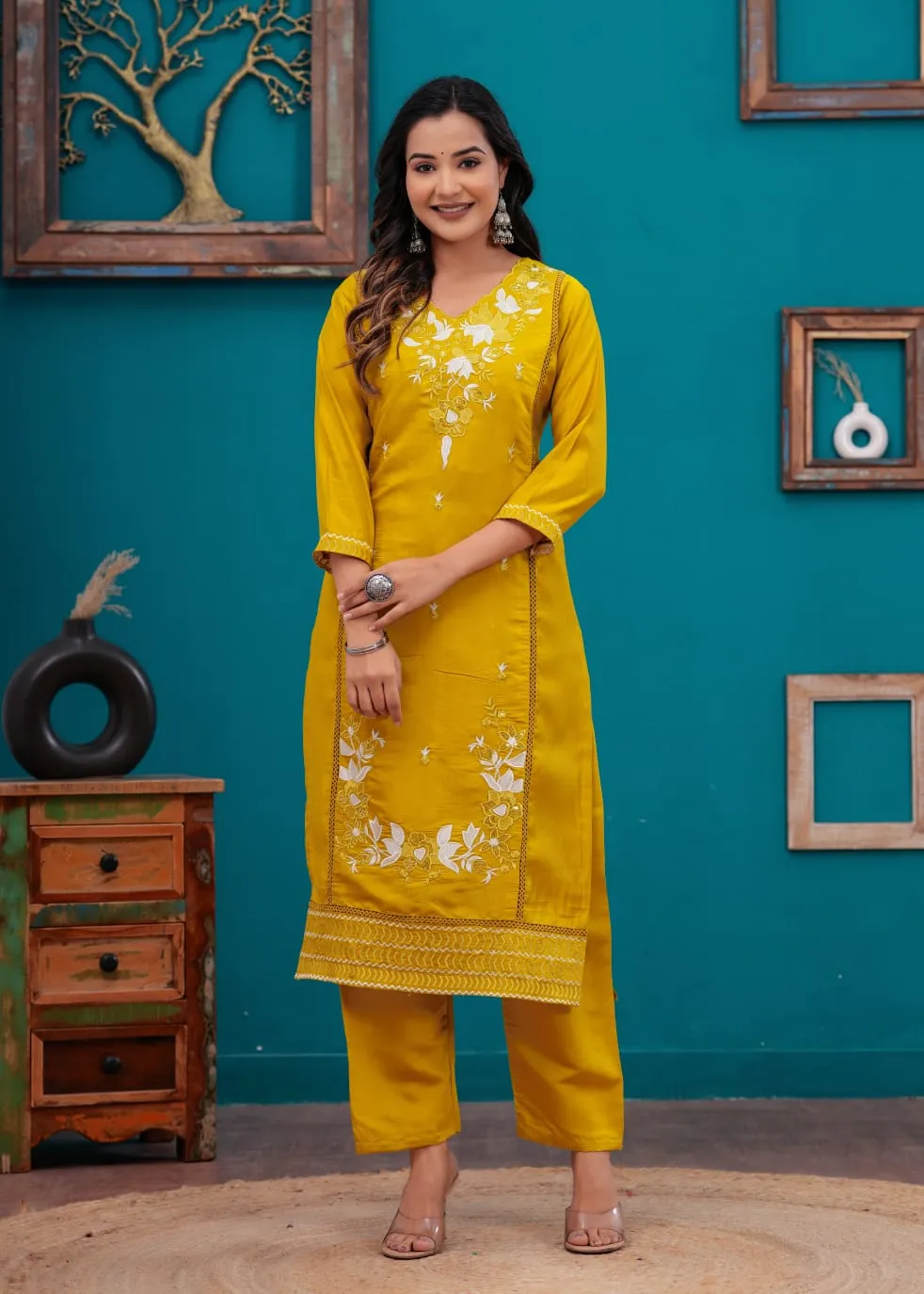 Roman Silk Kurti Pant Set with Chanderi Dupatta – Embroidered 3-Piece Suit