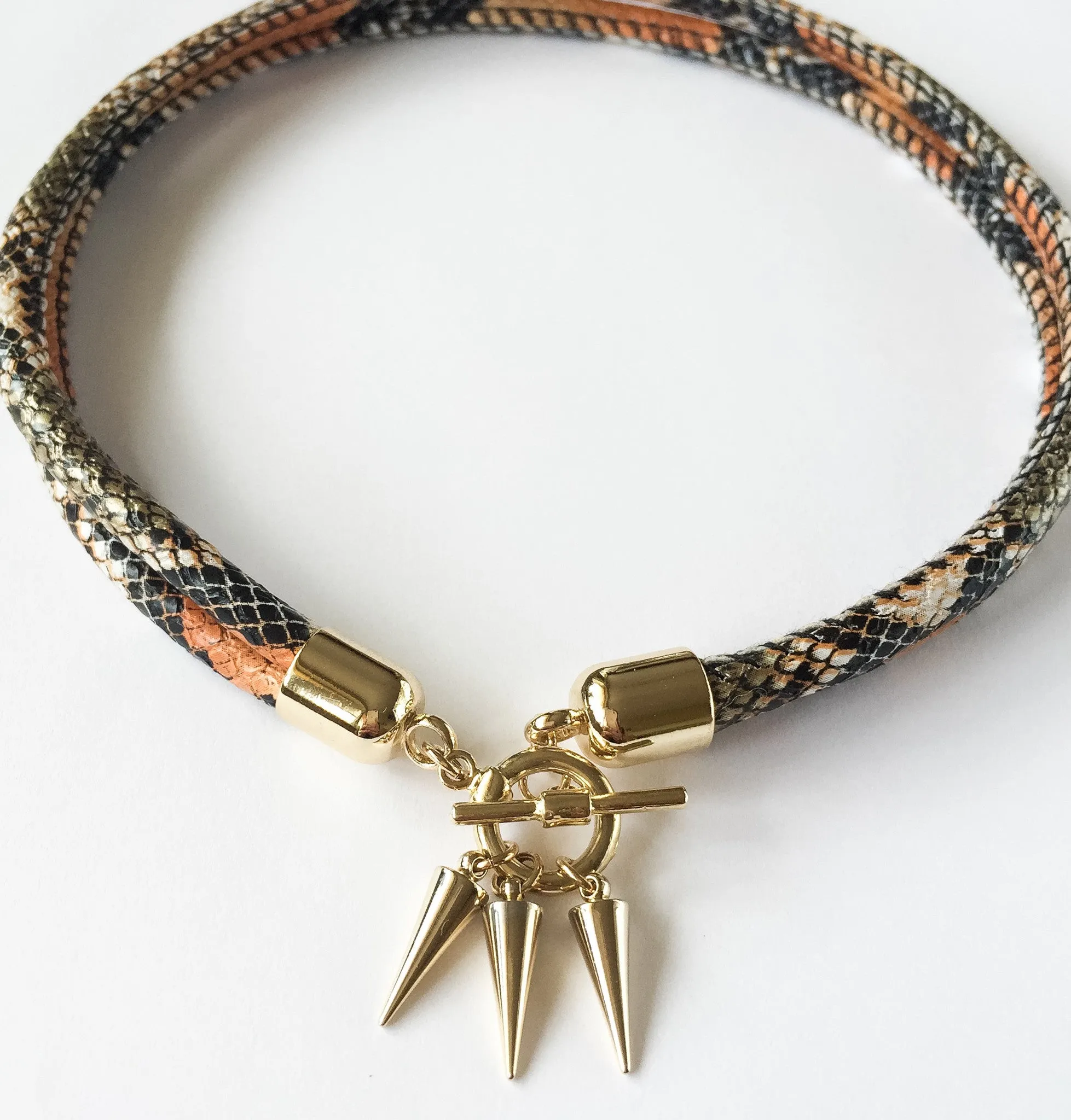 Two-in-one burnt orange snake-effect leather choker-double bracelet