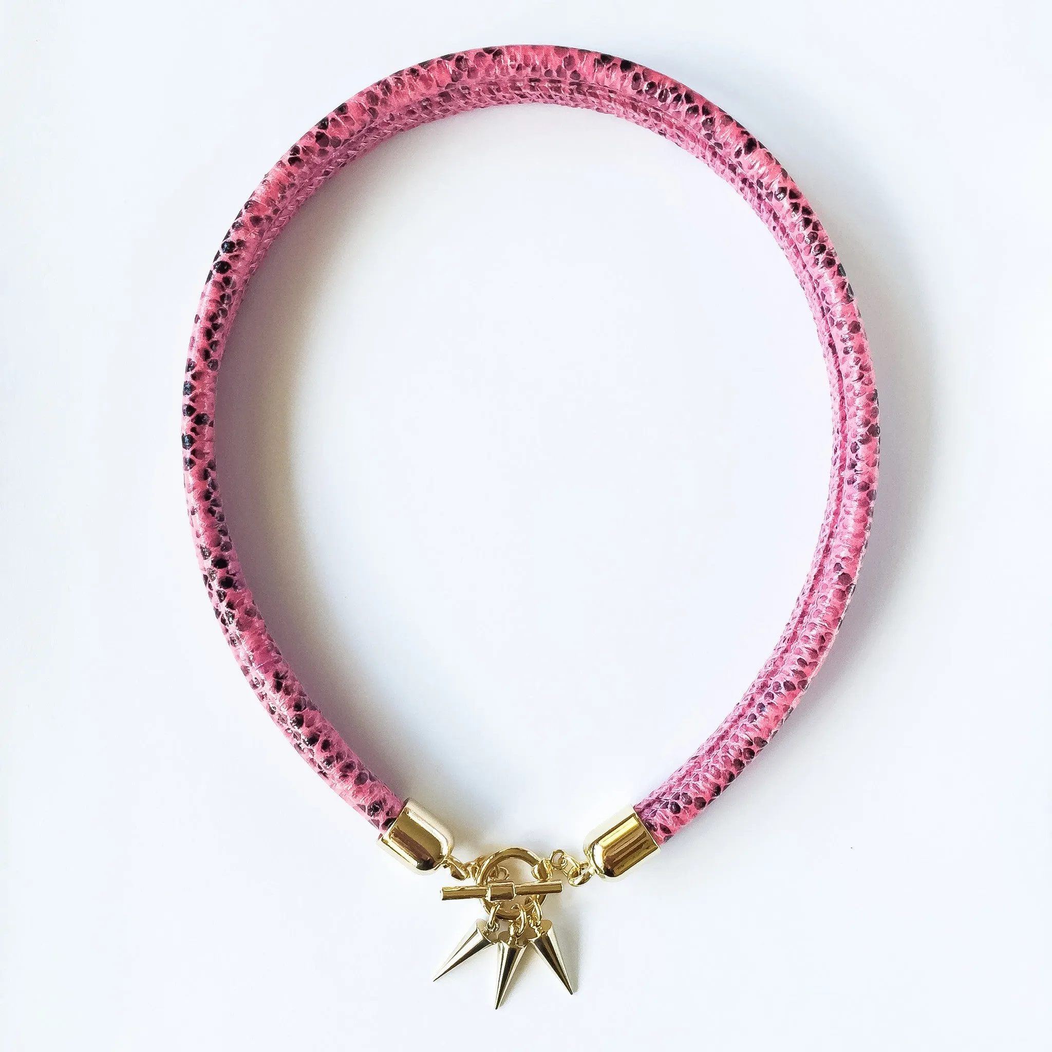 Two-in-one pink snake-effect leather choker-double bracelet