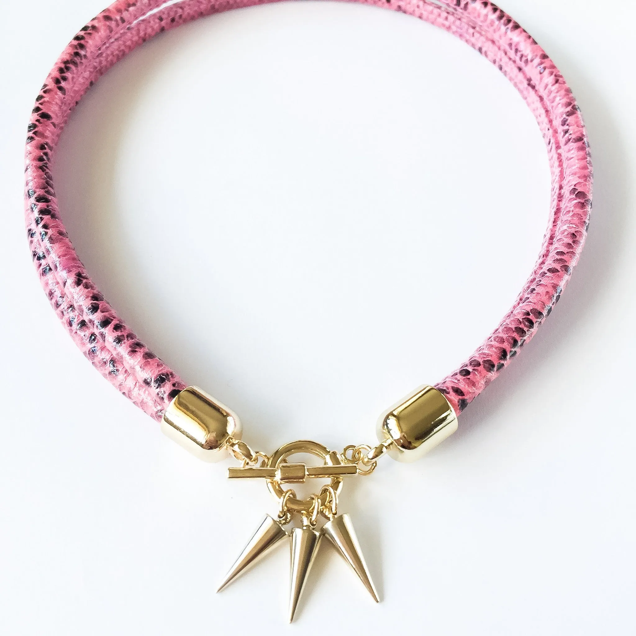 Two-in-one pink snake-effect leather choker-double bracelet