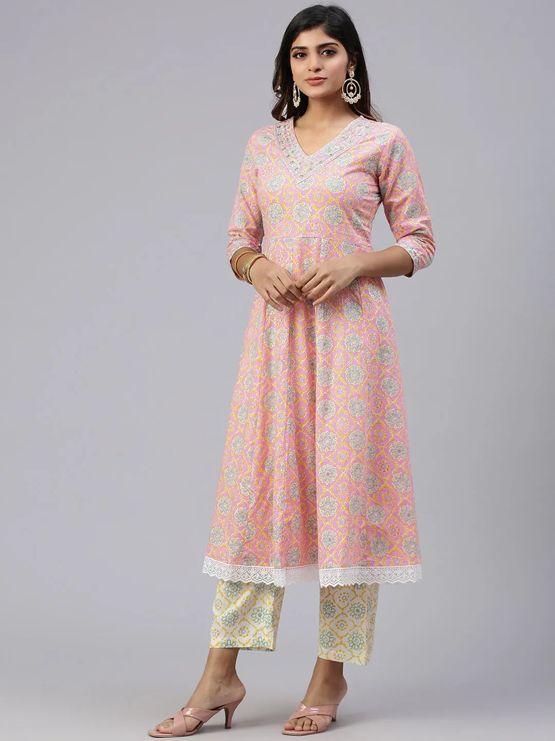 Women Embroidered & Printed Kurti Sets Pink EKS23